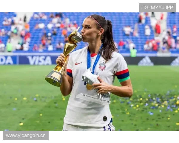 亚历克斯·摩根人前光鲜，私下居然连厨房都成战场了？