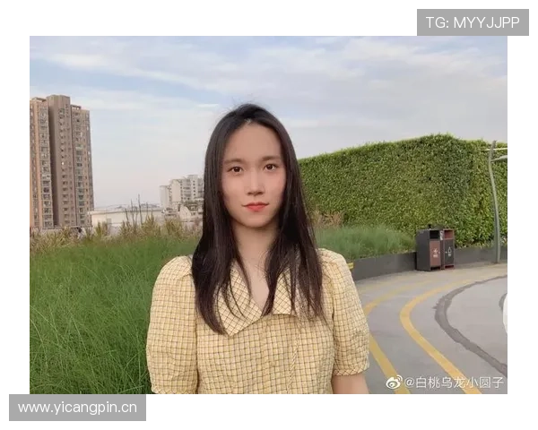 刷到朱雪莹的生活照，赛场铁娘子下了场竟然活成了精致贵妇，我人傻了